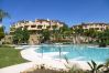 Apartamento en Benahavís - 3-Bedroom Apartment with Sea & Mountain Views