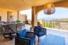 Apartamento en Benahavís - 3-Bedroom Apartment with Sea & Mountain Views