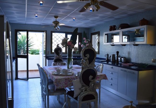 Villa en Marbella - UNIQUE LUXURIOUS AND PALACIAL VILLA