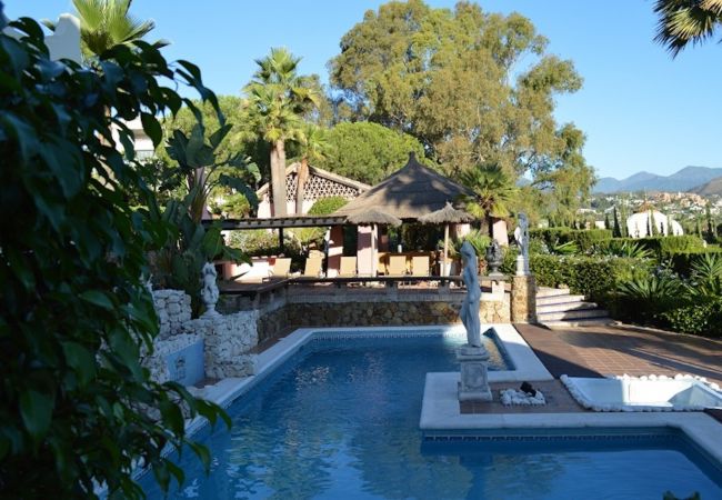 Villa en Marbella - UNIQUE LUXURIOUS AND PALACIAL VILLA