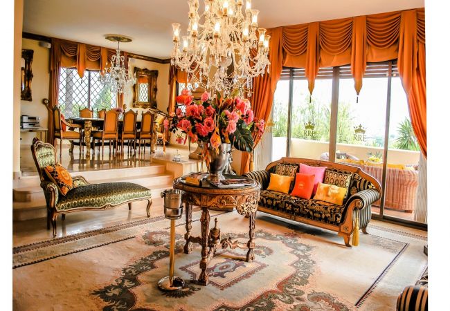 Villa en Marbella - UNIQUE LUXURIOUS AND PALACIAL VILLA