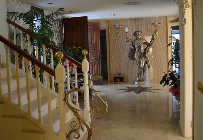 Villa en Marbella - UNIQUE LUXURIOUS AND PALACIAL VILLA