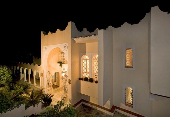 Villa en Marbella - UNIQUE LUXURIOUS AND PALACIAL VILLA