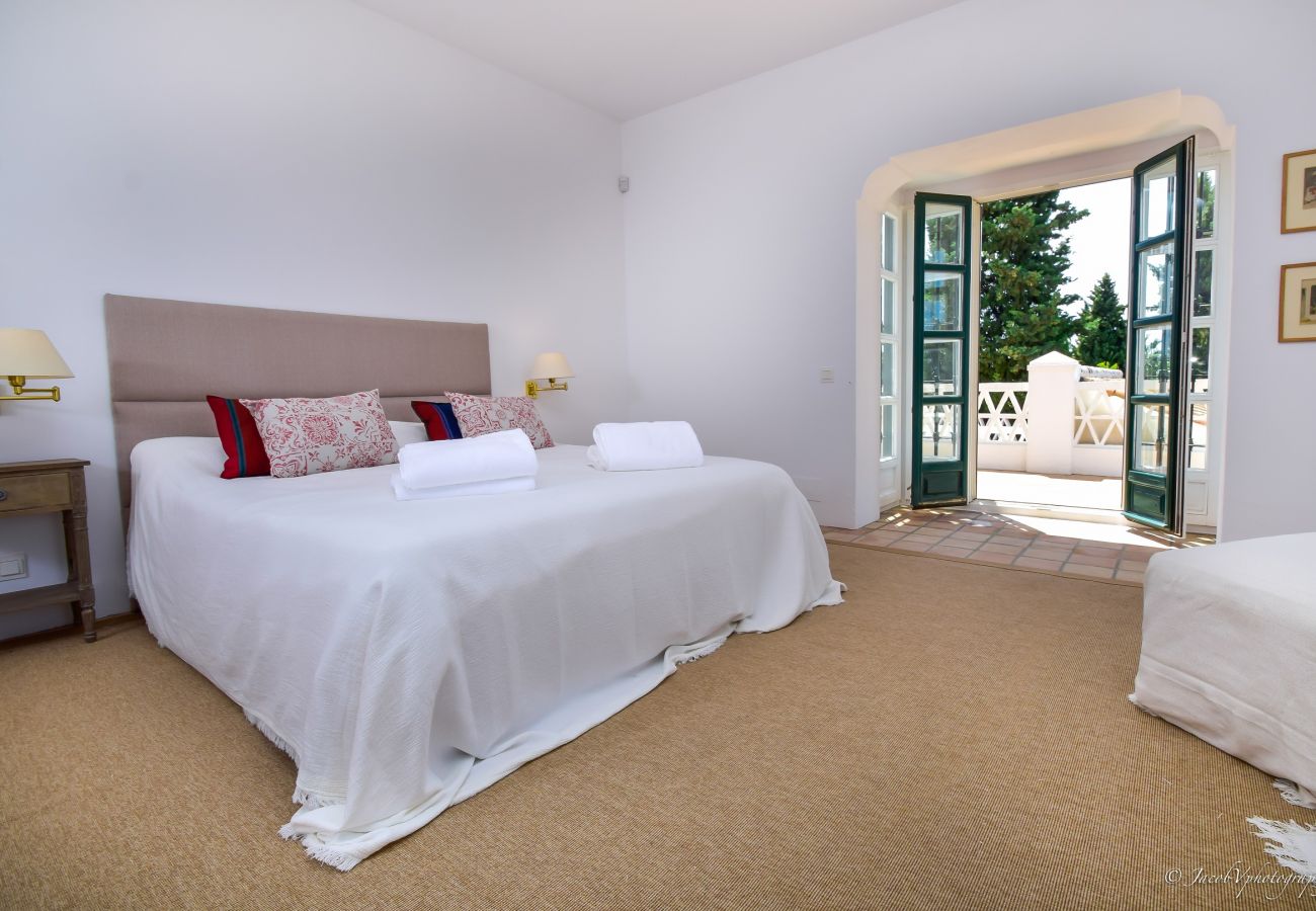 Villa en Marbella - A Real Oasis in  Colonial style