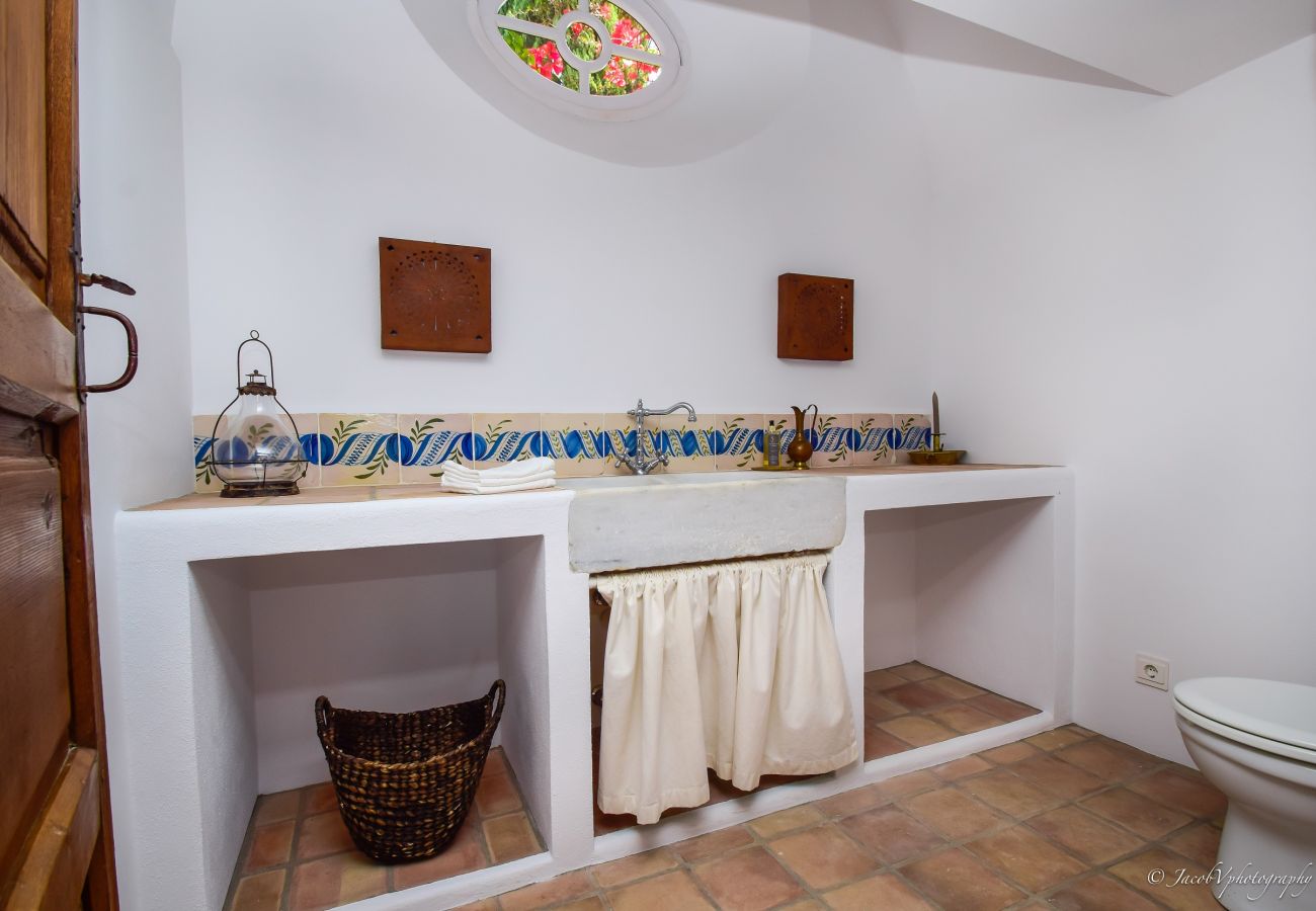 Villa en Marbella - A Real Oasis in  Colonial style