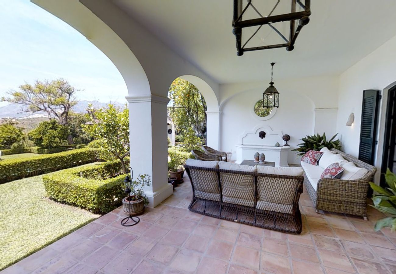 Villa en Marbella - A Real Oasis in  Colonial style