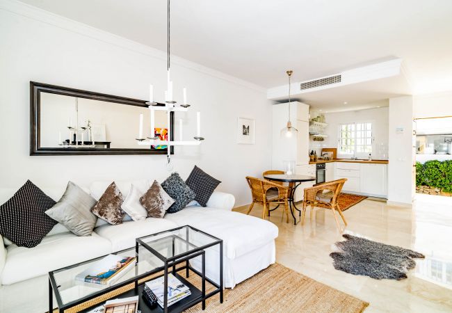 Apartamento en Nueva andalucia - AP165 - Aloha Pueblo, Marbella by roomservices