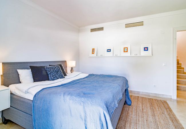 Apartamento en Nueva andalucia - AP165 - Aloha Pueblo, Marbella by roomservices