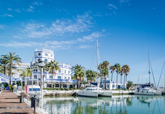 Apartamento en Estepona - CP - Modern Beachside Apartment in Estepona