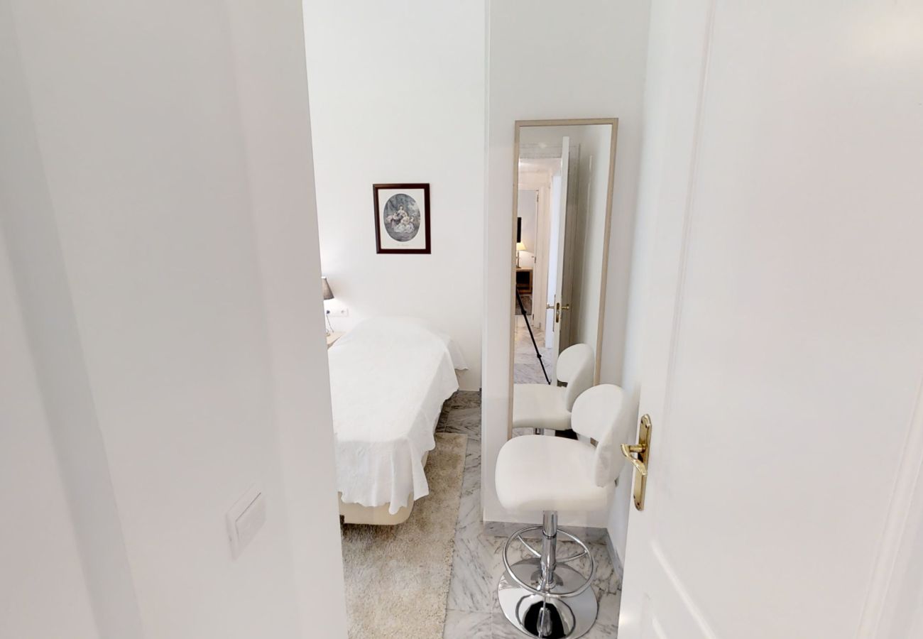 Apartamento en San Pedro de Alcántara - Modern Gated Apartment near Beach & Puerto Banus