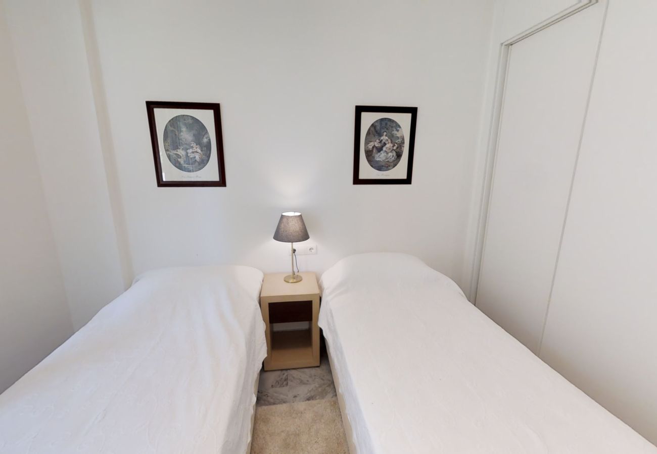 Apartamento en San Pedro de Alcántara - Modern Gated Apartment near Beach & Puerto Banus