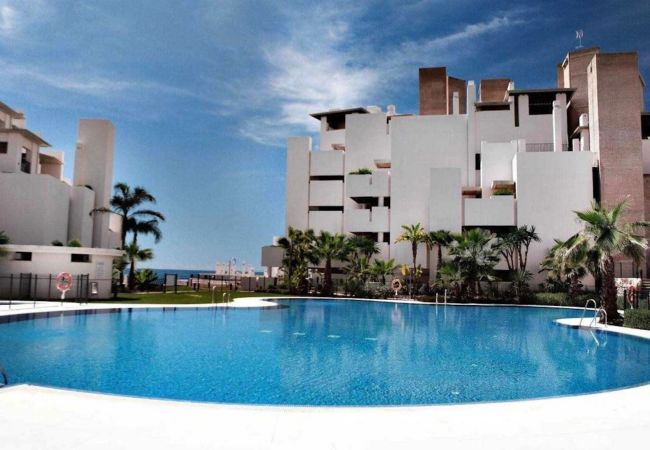 Apartamento en Estepona - 103 - Beach apartment with Spa & Gym