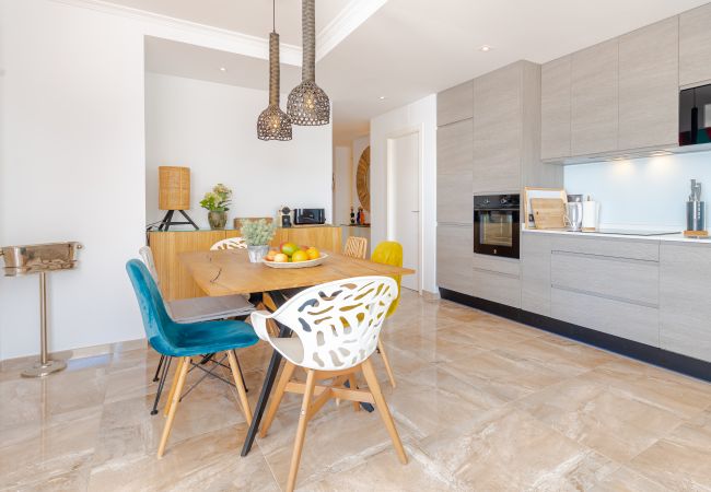 Apartamento en Marbella - Heavenly Views From Frontline Penthouse