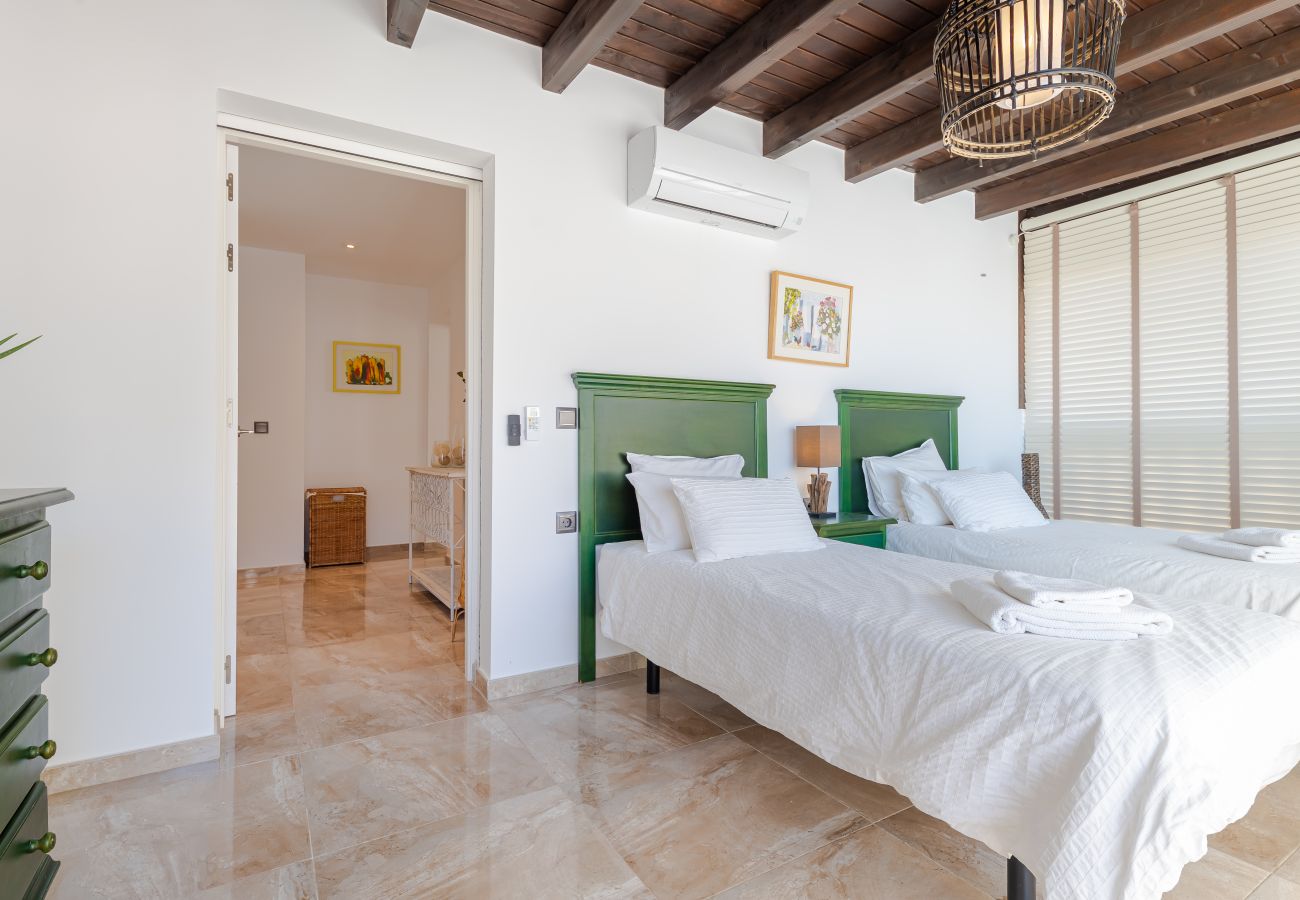 Apartamento en Marbella - Heavenly Views From Frontline Penthouse