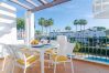 Apartamento en Estepona - Beachside Penthouse with Rooftop Terrace & Pool