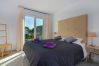 Apartamento en Estepona - Beachside Penthouse with Rooftop Terrace & Pool