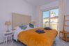 Apartamento en Estepona - Beachside Penthouse with Rooftop Terrace & Pool