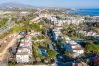 Apartamento en Estepona - Beachside Penthouse with Rooftop Terrace & Pool