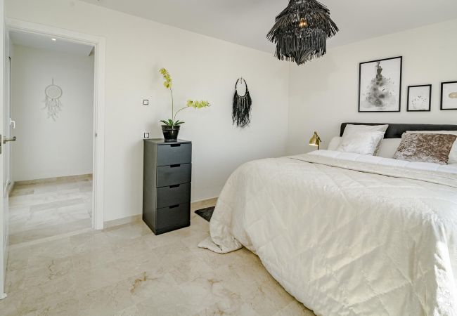 Apartamento en Marbella - AR23 - Holiday flat, Puerto Banus by Roomservices