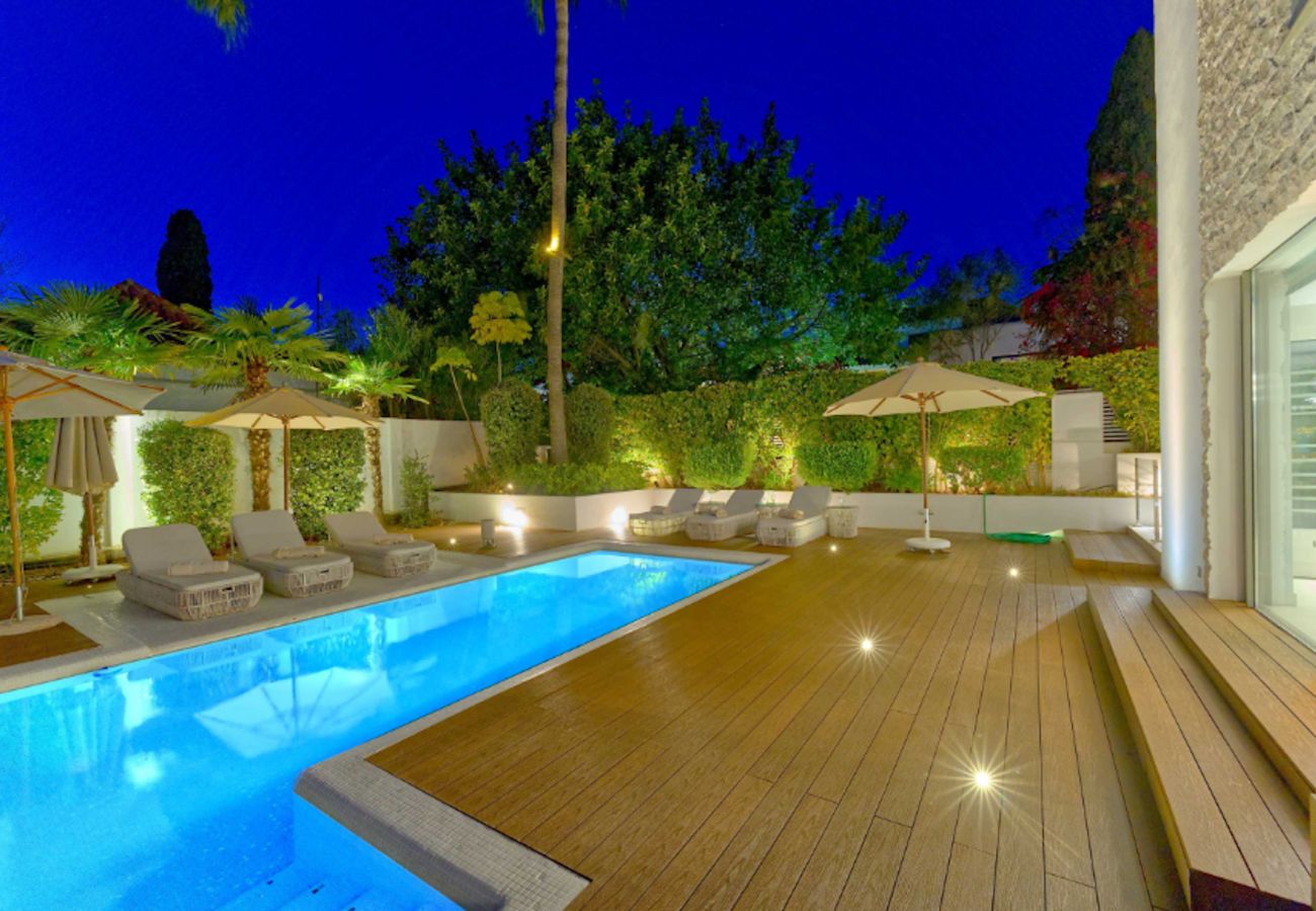 Villa en Marbella - Contemporary & Very Spacious Villa Puerto Banus