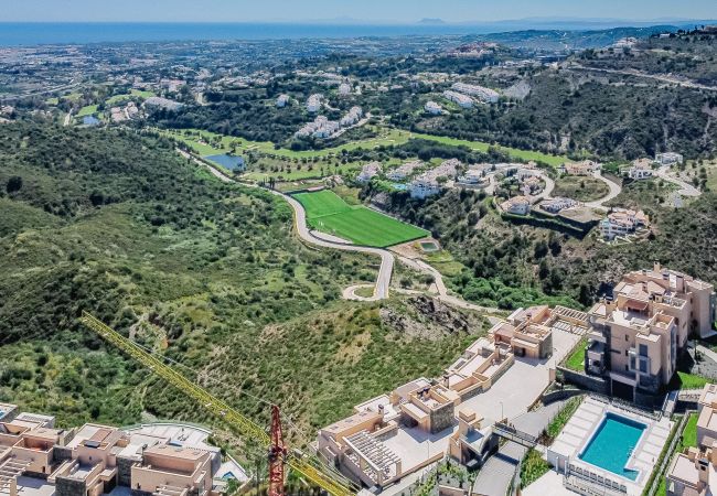 Apartamento en Benahavís - LO- LUXURY 3 bedroom apartment , stunning views