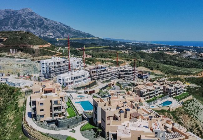 Apartamento en Benahavís - LO- LUXURY 3 bedroom apartment , stunning views