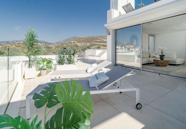 Apartamento en Nueva andalucia - LMR1-Penthouse with 187m2 terrace and private pool