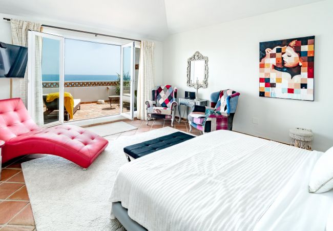 Apartamento en Casares - LAP- 3 bed apartment on the beach. Families only