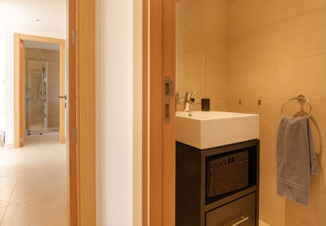 Apartamento en Marbella - Luxurious Penthouse with Spa Amenities