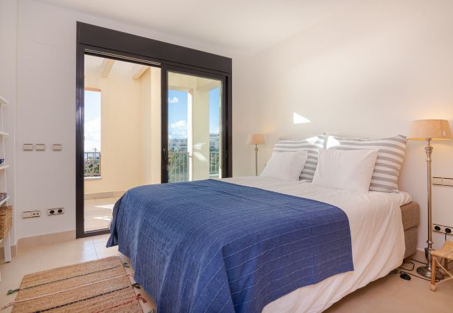 Apartamento en Marbella - Luxurious Penthouse with Spa Amenities