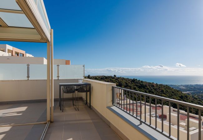 Apartamento en Marbella - Luxurious Penthouse with Spa Amenities