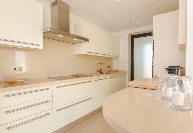 Apartamento en Marbella - Luxurious Penthouse with Spa Amenities