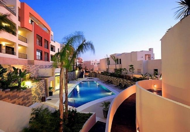 Apartamento en Marbella - Luxurious Penthouse with Spa Amenities