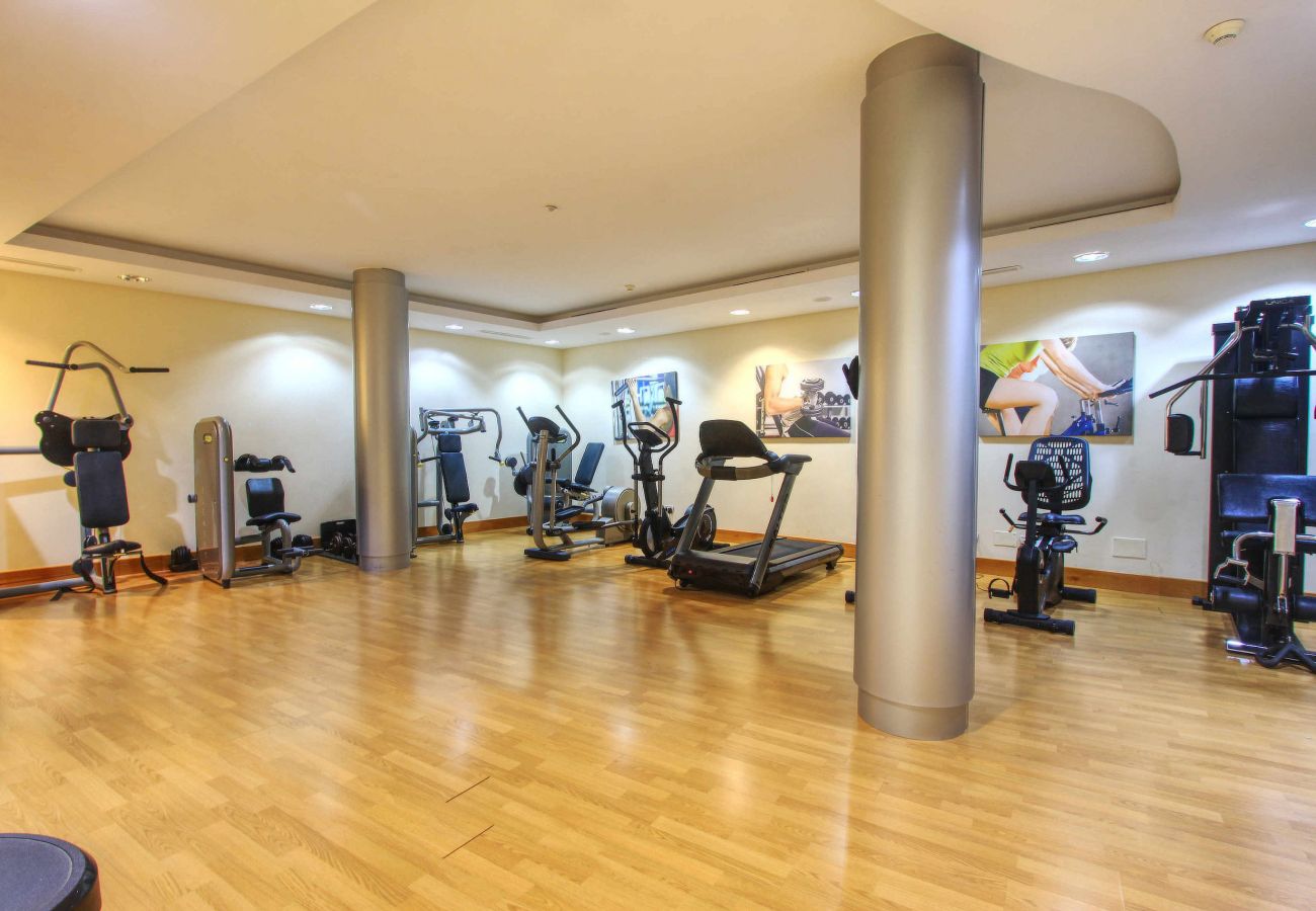 Apartamento en Marbella - Luxurious Penthouse with Spa Amenities