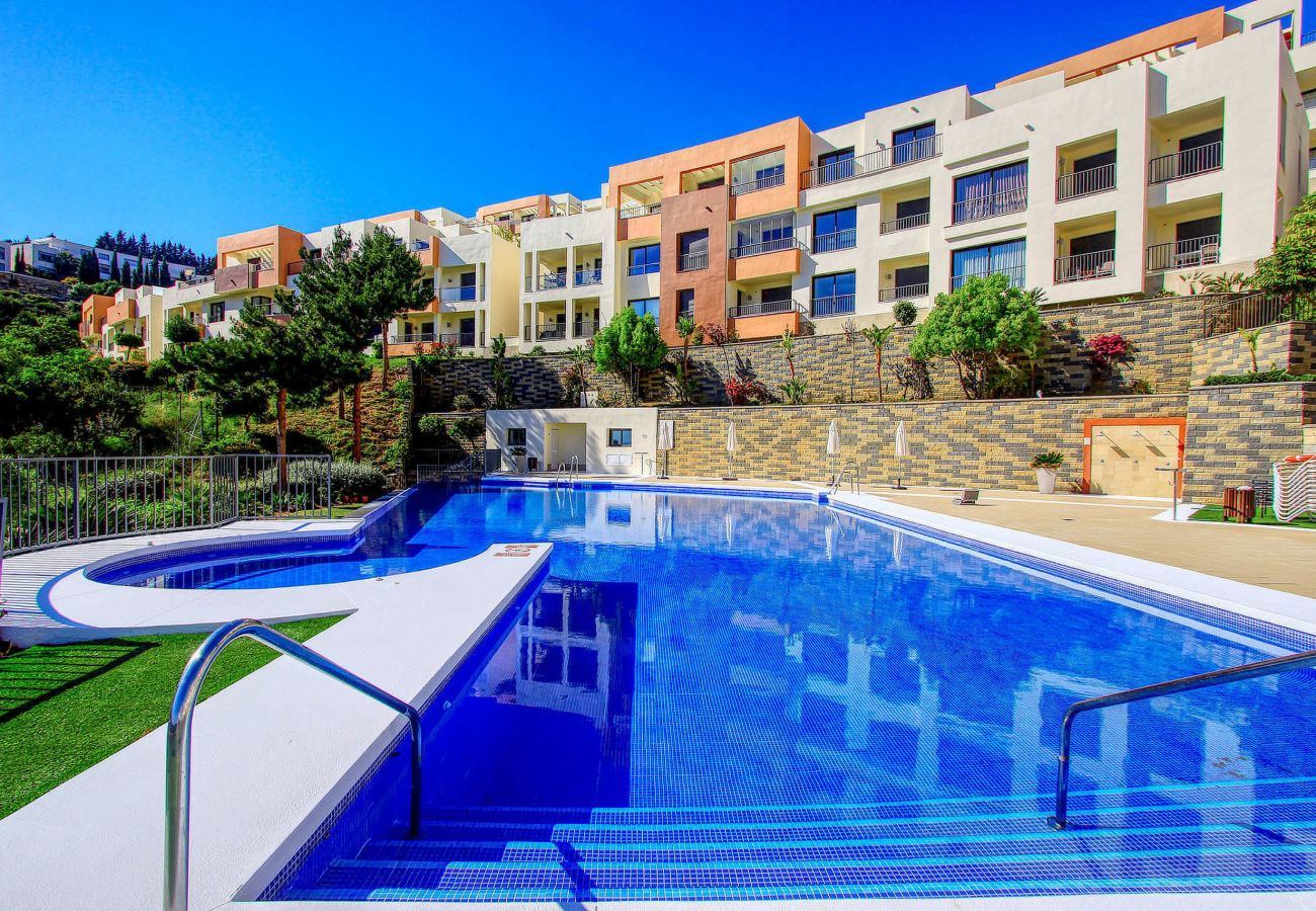 Apartamento en Marbella - Luxurious Penthouse with Spa Amenities