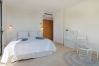 Apartamento en Marbella - Luxurious Penthouse with Spa Amenities
