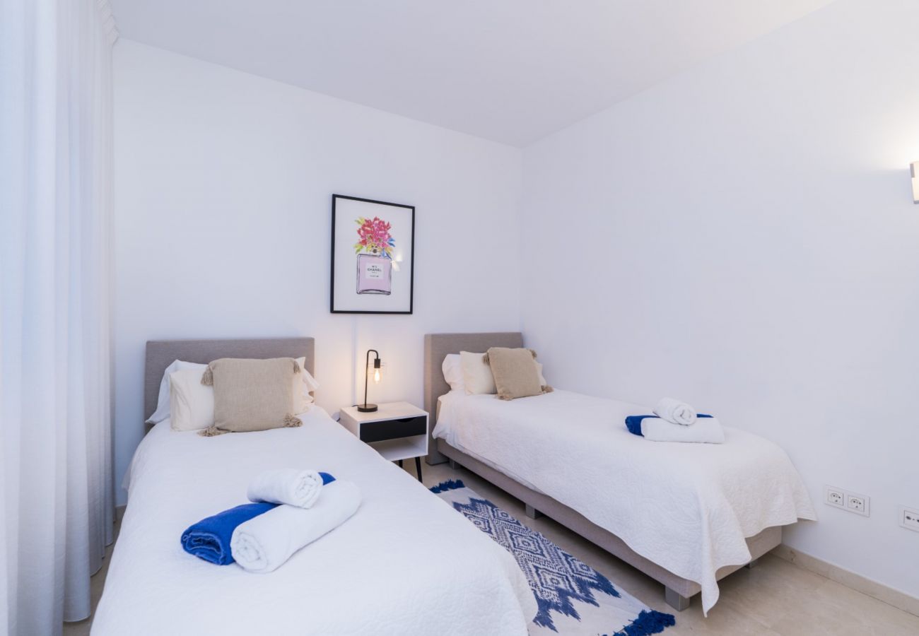 Apartamento en Casares - Stylish 2-Bed Apartment | Alcazaba Lagoon (303)