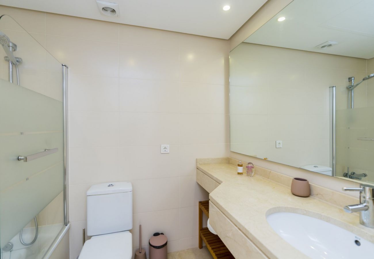 Apartamento en Casares - Stylish 2-Bed Apartment | Alcazaba Lagoon (303)