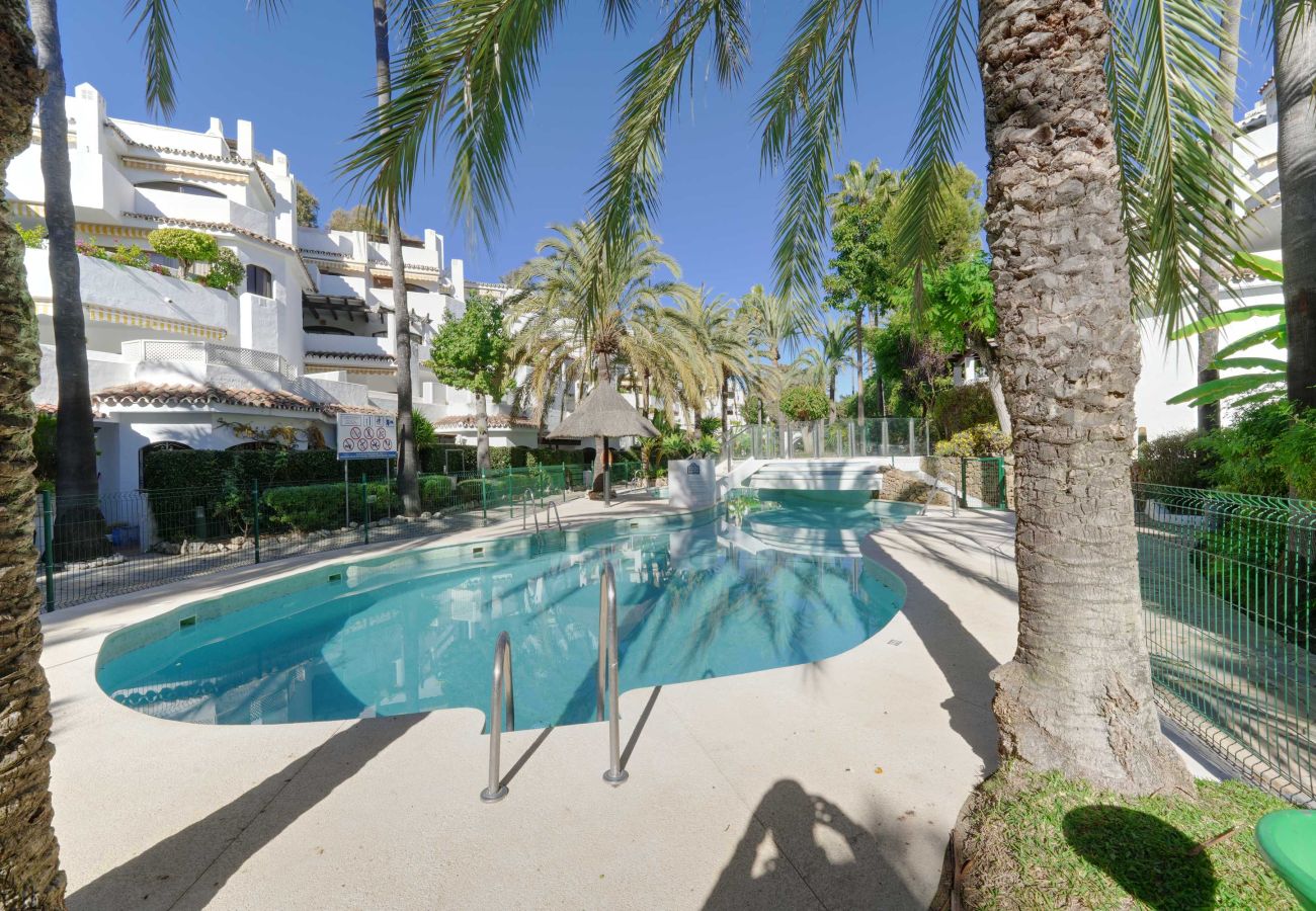Apartamento en Marbella - 1104 Charming Beachfront Apartment on Golden Beach