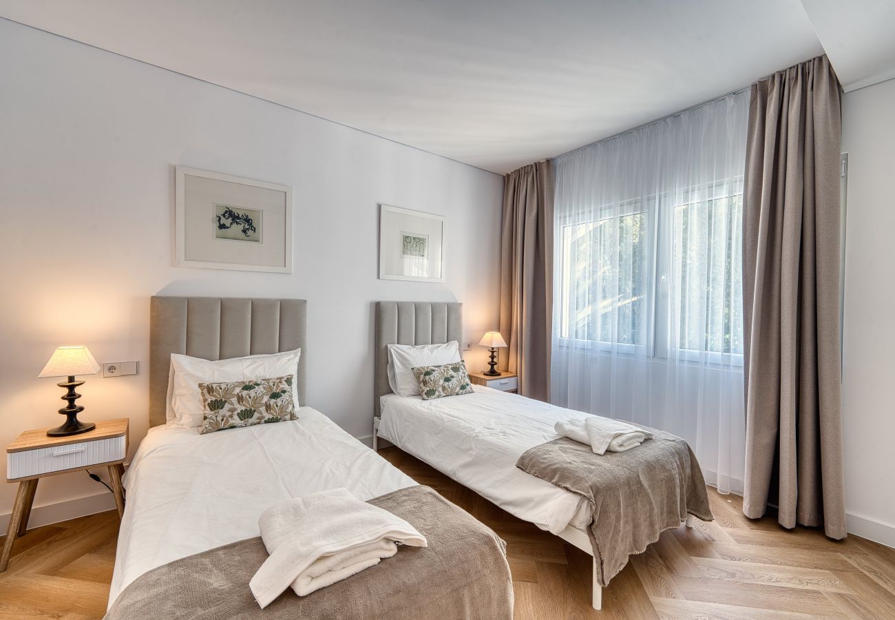 Apartamento en Marbella - 1081 Luxurious Beachfront Penthouse with Jacuzzi