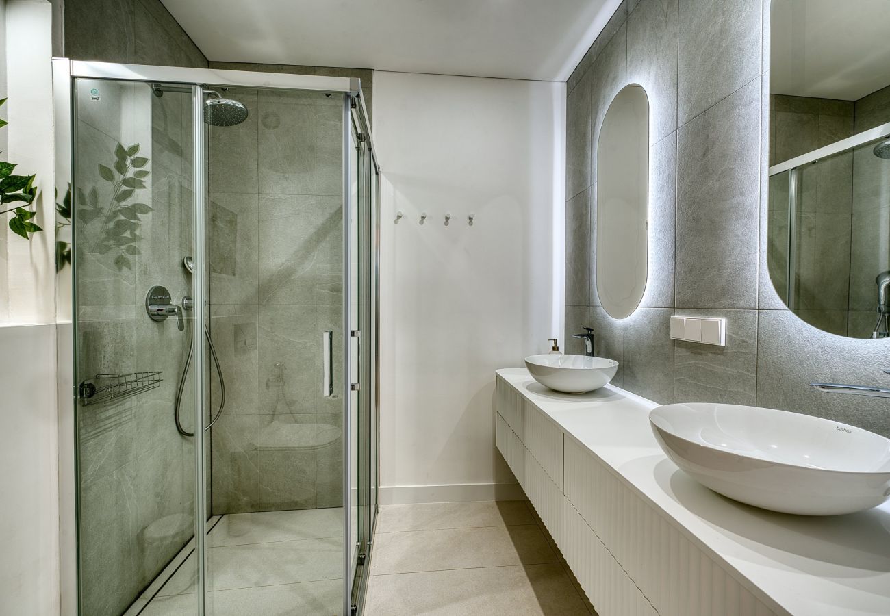 Apartamento en Marbella - 1081 Luxurious Beachfront Penthouse with Jacuzzi
