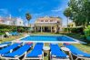 Villa en Estepona - 1106 Luxurious Family Villa with Heated Pool