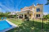 Villa en Estepona - 1106 Luxurious Family Villa with Heated Pool