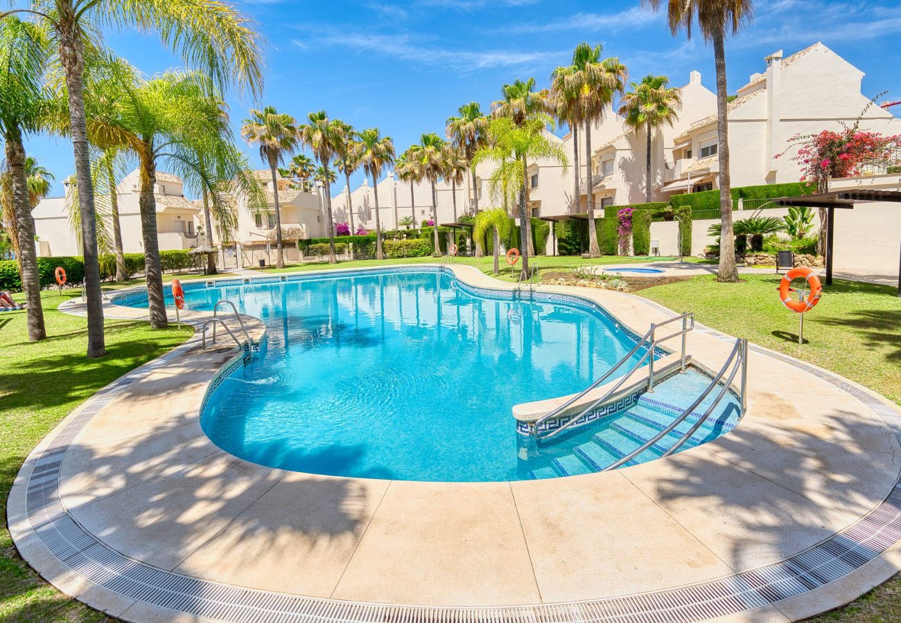 Casa en Marbella - 1107 Elegant Beachfront House with Pool