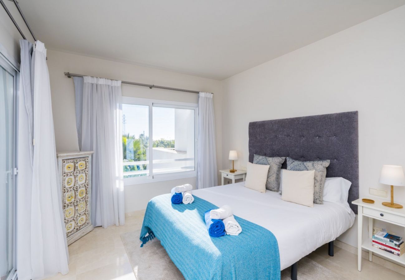 Apartamento en Casares - Modern 2-Bedroom Apartment - Alcazaba Lagoon (411)