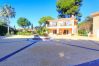 Villa en Estepona - 1072 Beachfront El Paraiso Retreat with Pool & BBQ