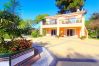Villa en Estepona - 1072 Beachfront El Paraiso Retreat with Pool & BBQ