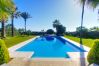 Villa en Estepona - 1072 Beachfront El Paraiso Retreat with Pool & BBQ