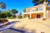 Villa en Estepona - 1072 Beachfront El Paraiso Retreat with Pool & BBQ