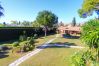 Villa en Estepona - 1072 Beachfront El Paraiso Retreat with Pool & BBQ